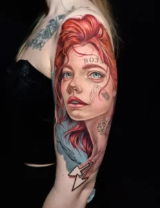 Chica pelo rojo, brazo, full color, realismo